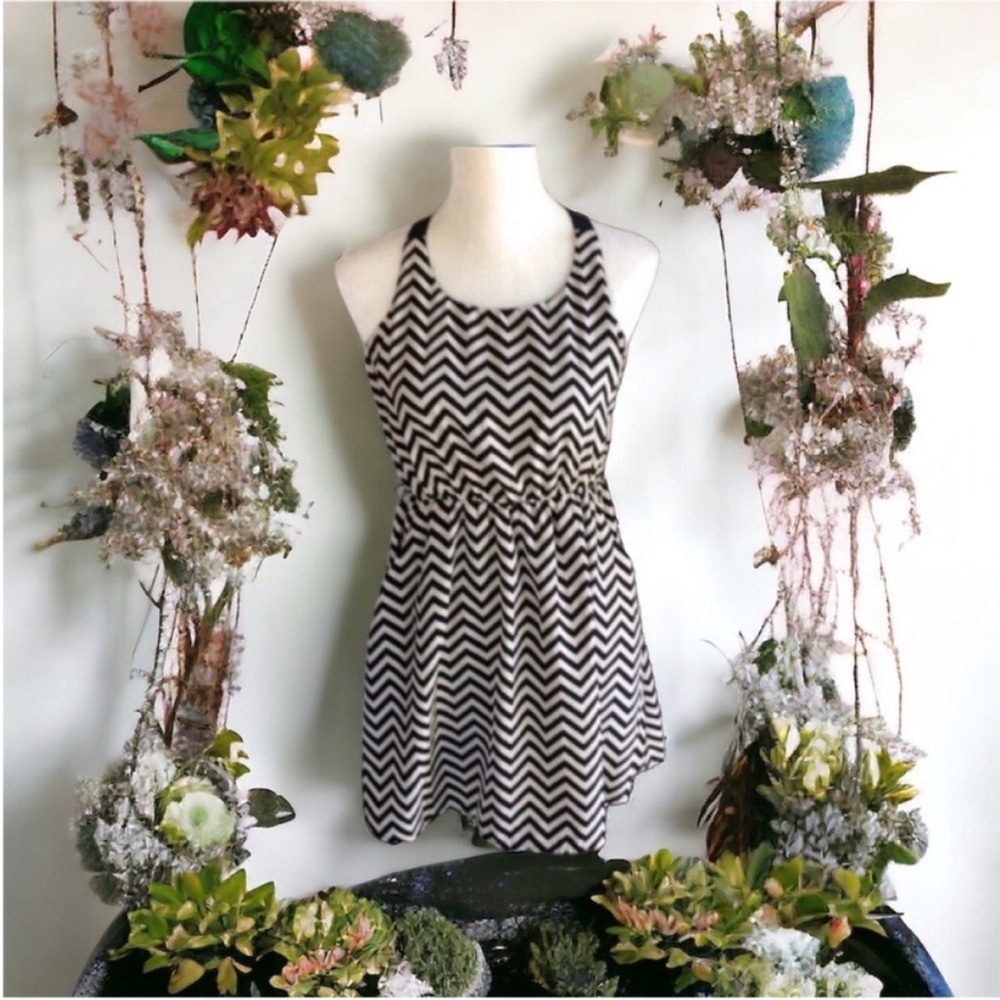 Emerald Sundae Black and Cream Chevron Pattern Dress